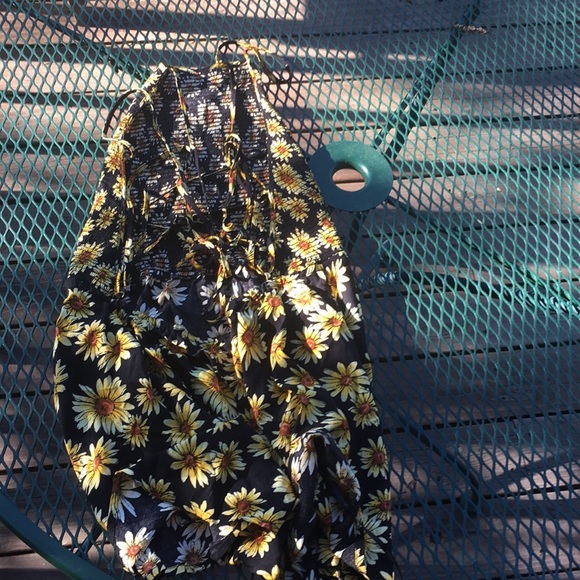 Forever 21 Sunflower floral romper - Picture 3 of 5